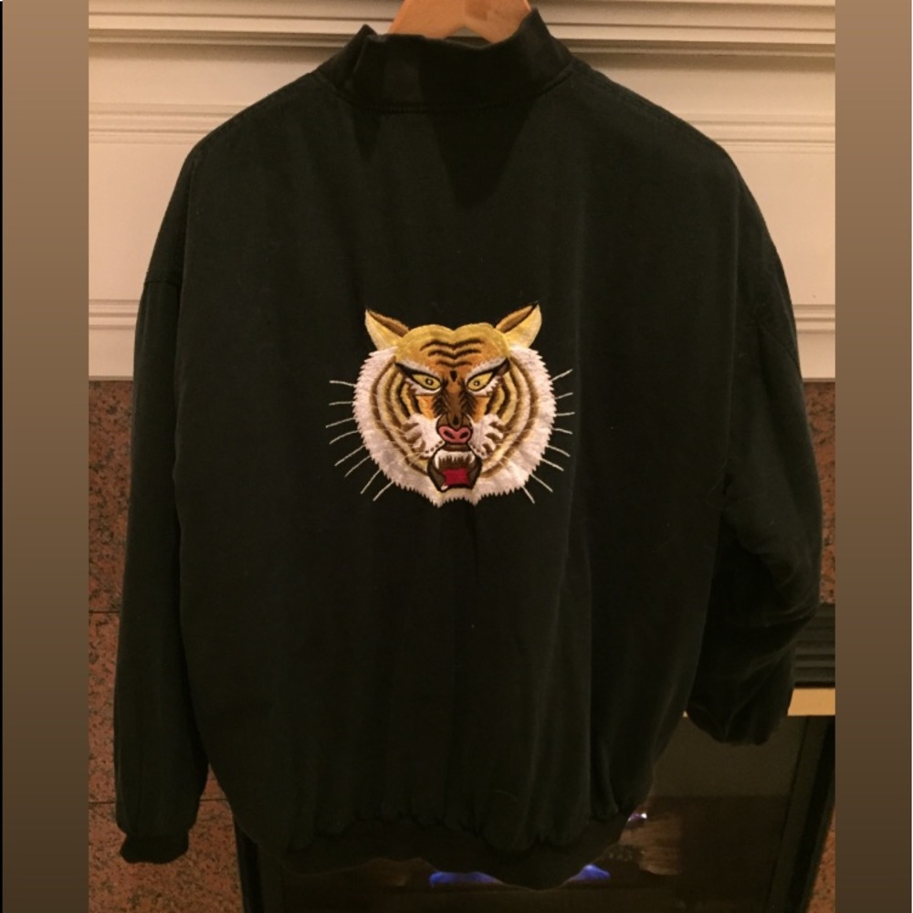 Unique Bomber!